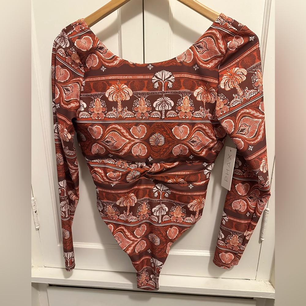 Phax One Piece Long Sleeve Paddle Suit in Warm Print Sz: Large